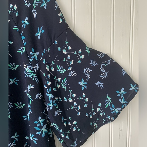Banana Republic (Small) Round Neck, Belled Short Sleeves; Navy Blue w/flowers - Picture 2 of 6